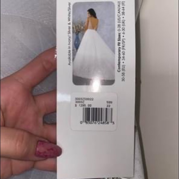 Brand new Alfred Angelo wedding gown - Picture 9 of 13